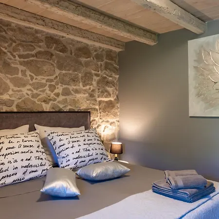Veselici Villa *