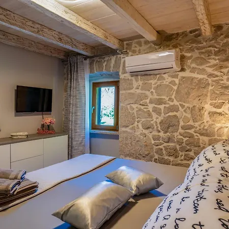 Veselici Villa *